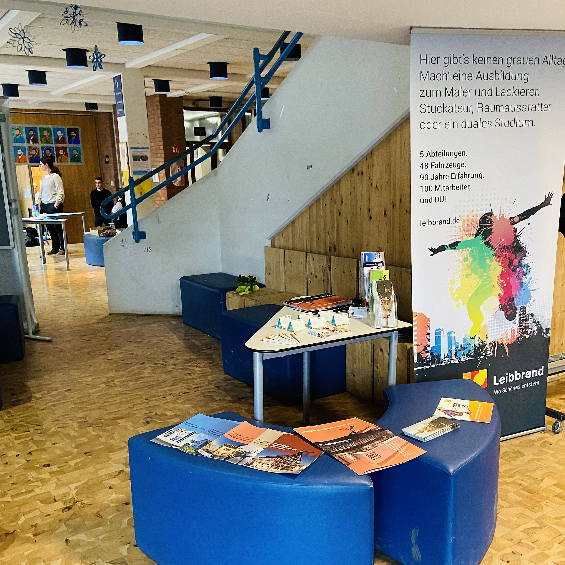 Bewerbertag an der Rainburnnenschule, Infostand der Firma Leibbrand