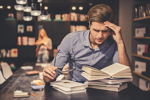 Student mit Büchern