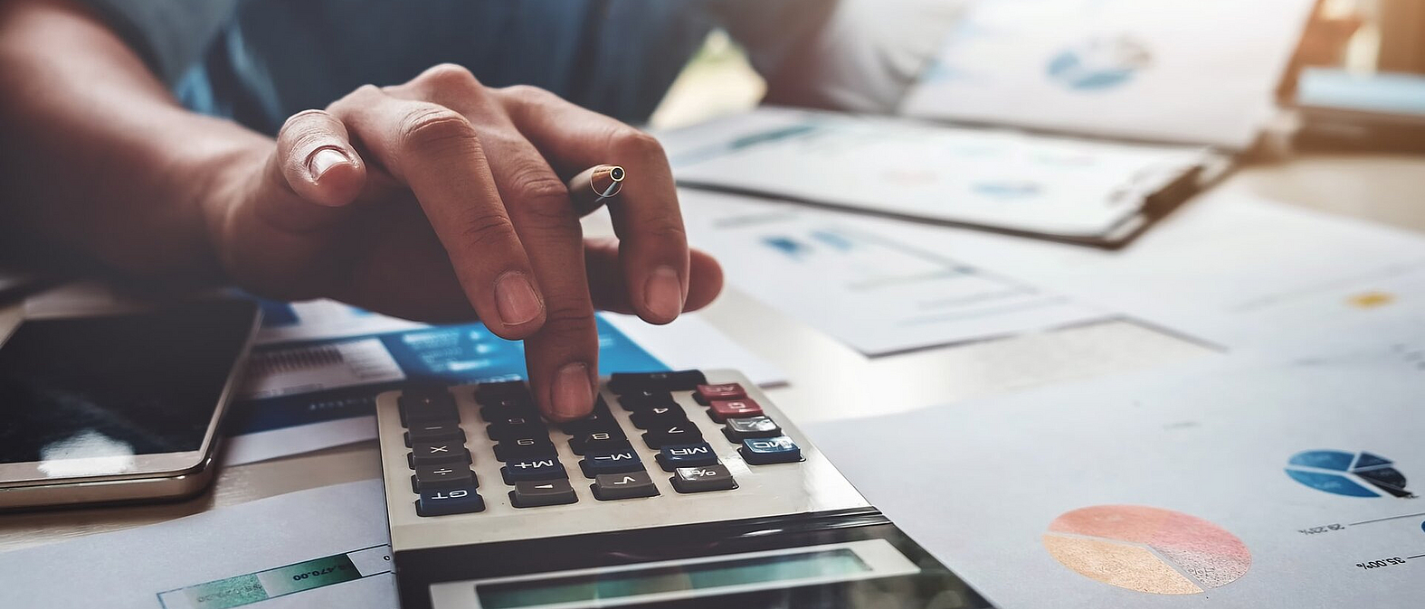 © Jirapong Manustrong - istock.com Ausbildungskosten im Betrieb: Was kostet ein Azubi?