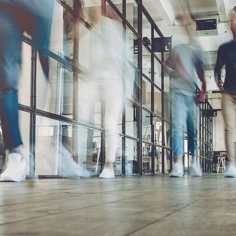 Flexible Arbeitszeiten, Menschen im Büro