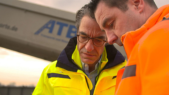 © KOFA Chef und Mitarbeiter bei einer Besprechung