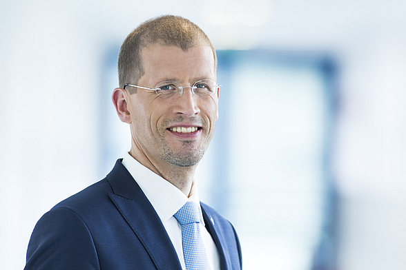 Portrait Martin Clemens, Referatsleiter Steuern und Finanzen bei der IHK für München und Oberbayern